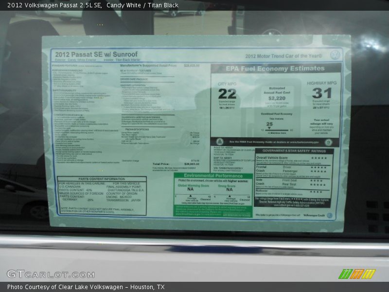 Candy White / Titan Black 2012 Volkswagen Passat 2.5L SE