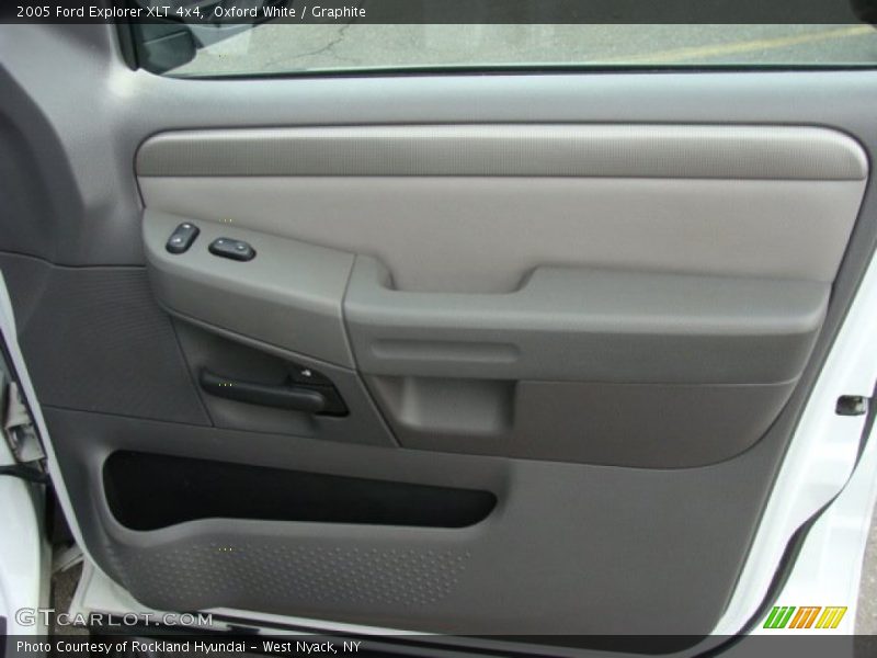 Oxford White / Graphite 2005 Ford Explorer XLT 4x4