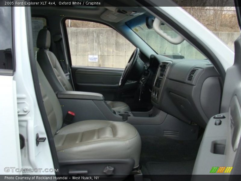 Oxford White / Graphite 2005 Ford Explorer XLT 4x4
