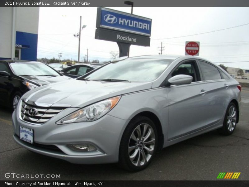 Radiant Silver / Gray 2011 Hyundai Sonata SE