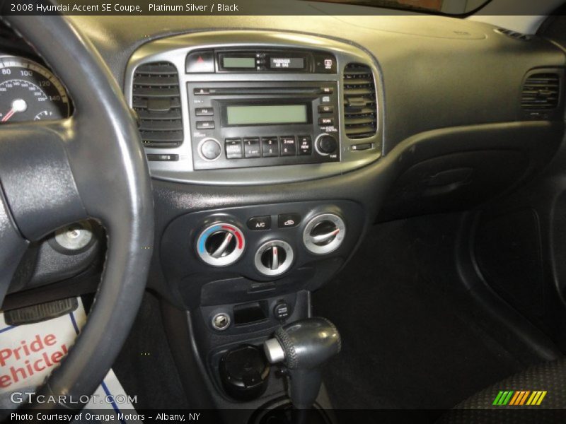 Platinum Silver / Black 2008 Hyundai Accent SE Coupe