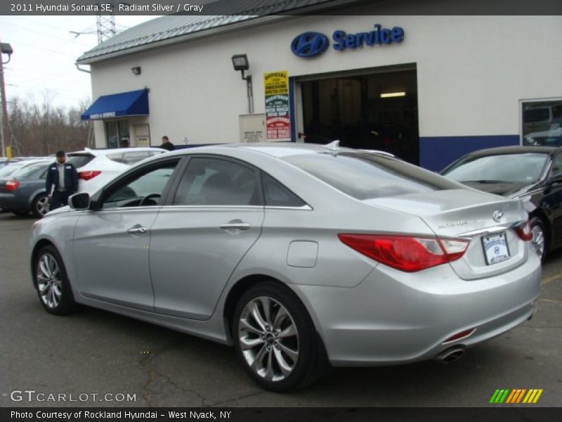 Radiant Silver / Gray 2011 Hyundai Sonata SE
