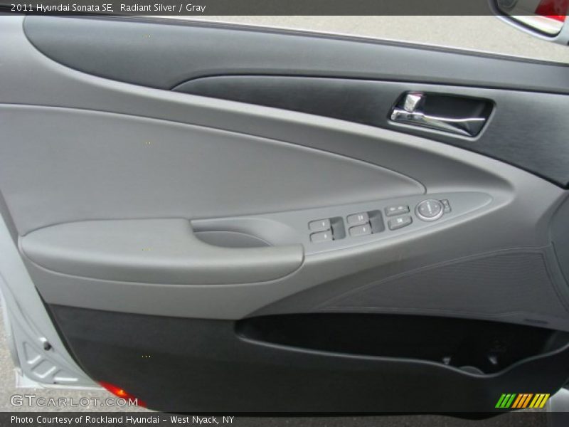 Radiant Silver / Gray 2011 Hyundai Sonata SE