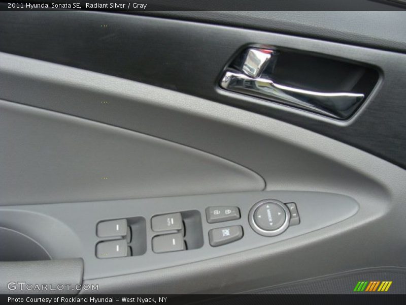 Radiant Silver / Gray 2011 Hyundai Sonata SE