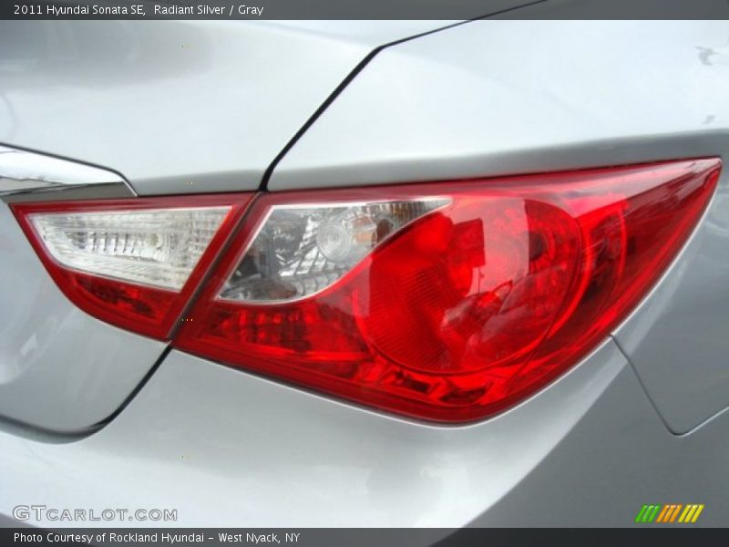Radiant Silver / Gray 2011 Hyundai Sonata SE