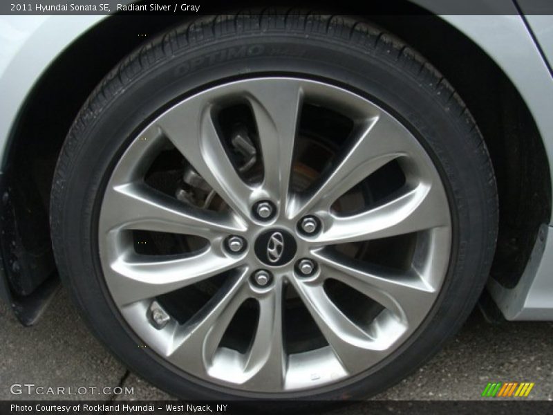 Radiant Silver / Gray 2011 Hyundai Sonata SE