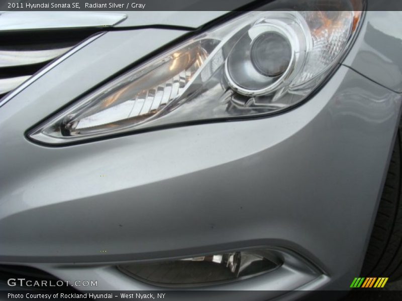 Radiant Silver / Gray 2011 Hyundai Sonata SE