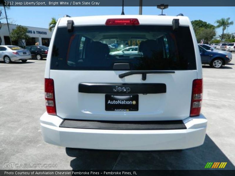 Bright White / Dark Slate Gray 2012 Jeep Liberty Sport