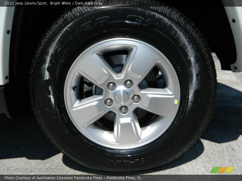 Bright White / Dark Slate Gray 2012 Jeep Liberty Sport