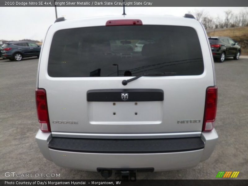 Bright Silver Metallic / Dark Slate Gray/Light Slate Gray 2010 Dodge Nitro SE 4x4