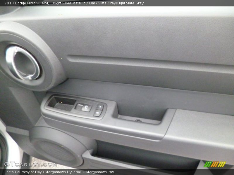 Bright Silver Metallic / Dark Slate Gray/Light Slate Gray 2010 Dodge Nitro SE 4x4