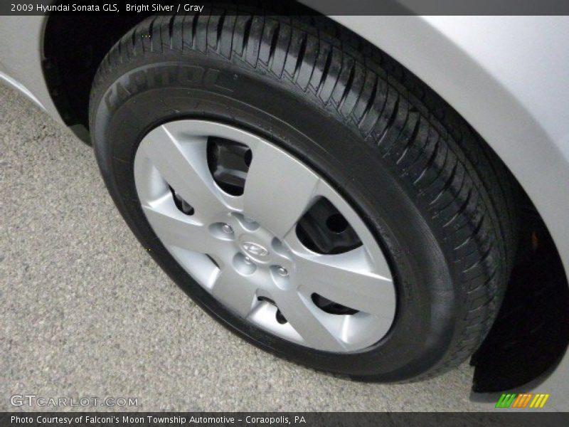 Bright Silver / Gray 2009 Hyundai Sonata GLS