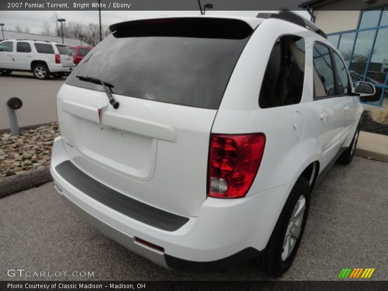 Bright White / Ebony 2007 Pontiac Torrent