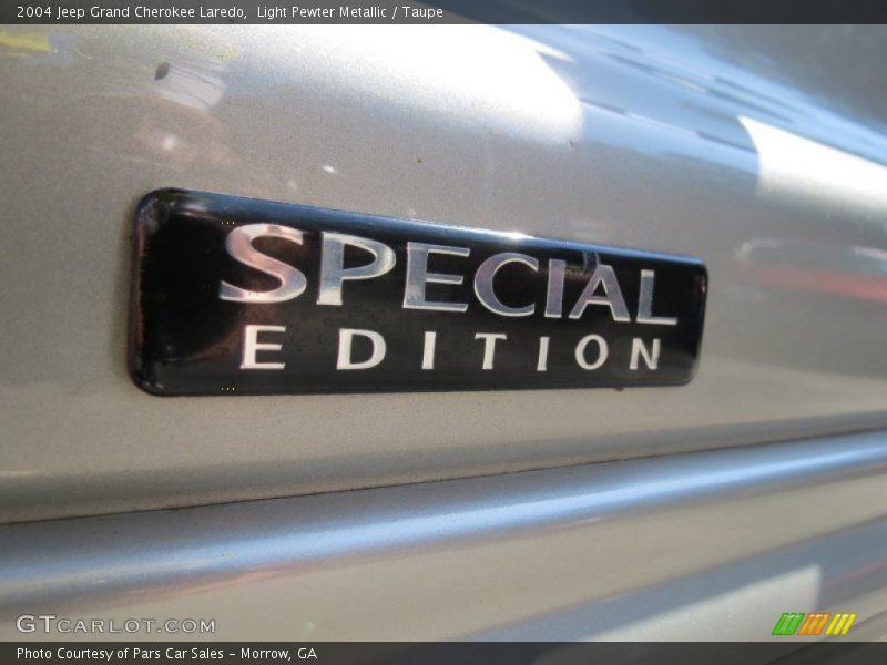 Light Pewter Metallic / Taupe 2004 Jeep Grand Cherokee Laredo