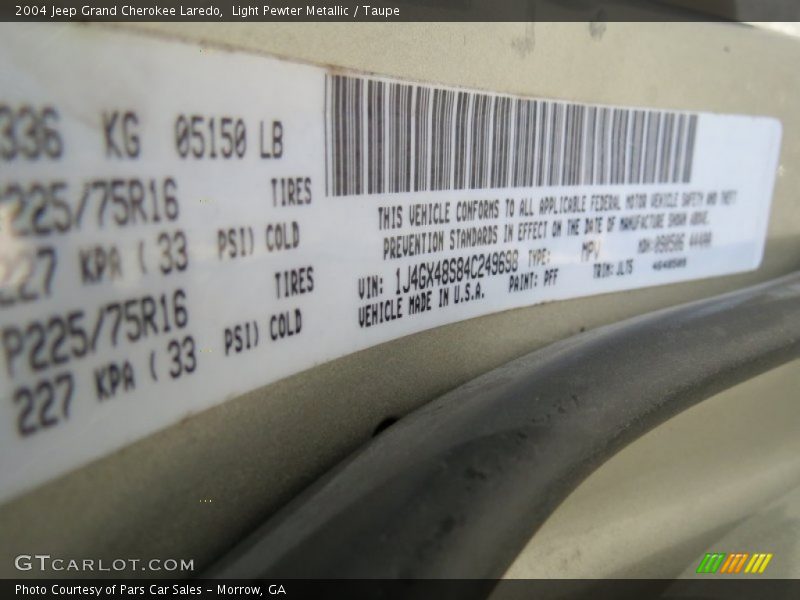 Light Pewter Metallic / Taupe 2004 Jeep Grand Cherokee Laredo