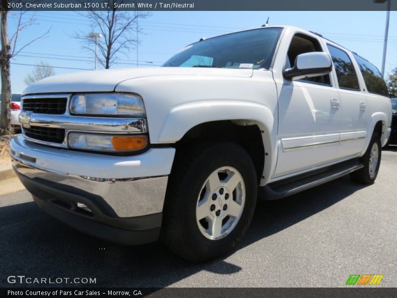 Front 3/4 View of 2005 Suburban 1500 LT