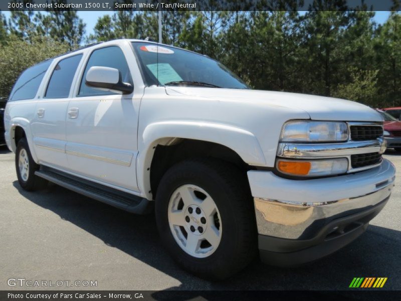 Front 3/4 View of 2005 Suburban 1500 LT