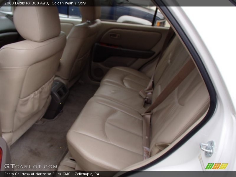 Rear Seat of 2000 RX 300 AWD