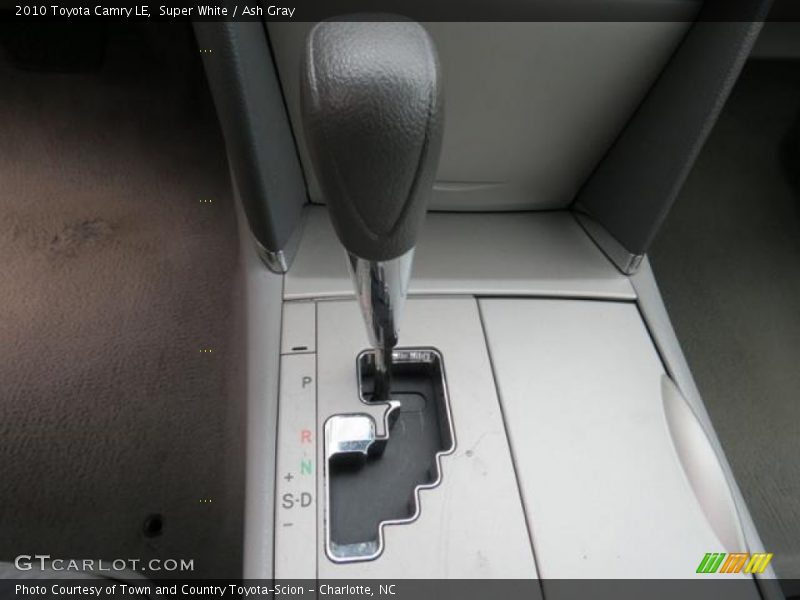 Super White / Ash Gray 2010 Toyota Camry LE