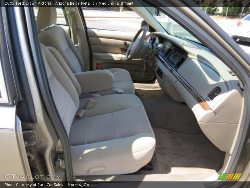 Arizona Beige Metallic / Medium Parchment 2005 Ford Crown Victoria
