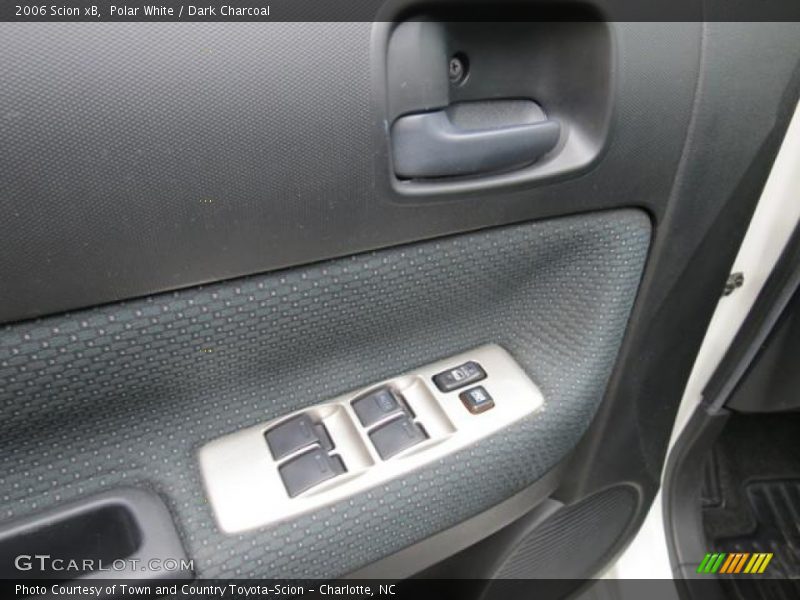 Polar White / Dark Charcoal 2006 Scion xB