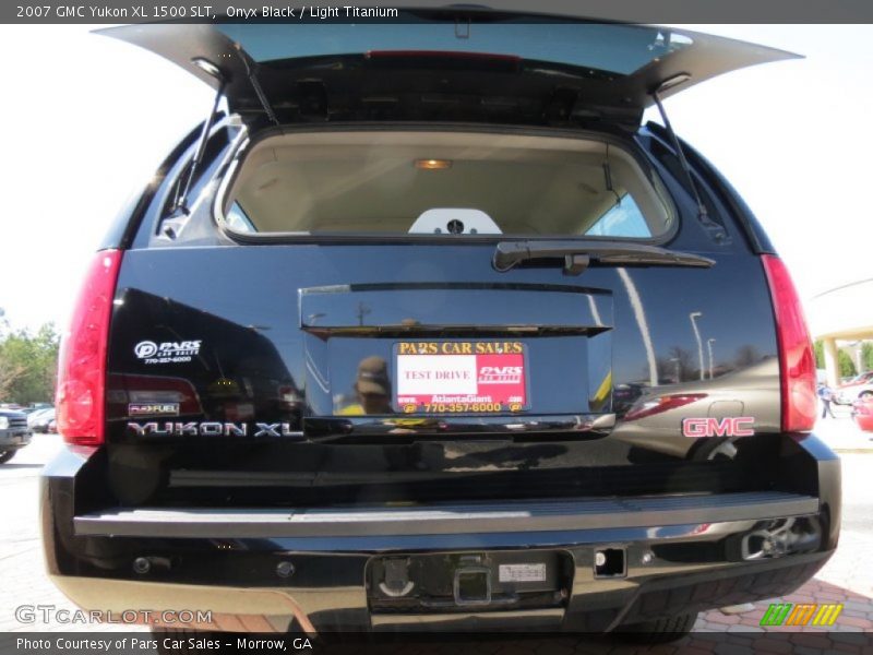 Onyx Black / Light Titanium 2007 GMC Yukon XL 1500 SLT