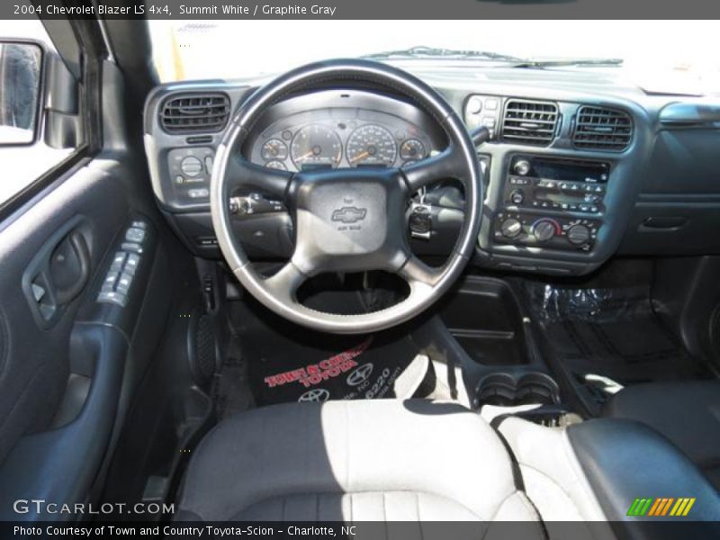 Summit White / Graphite Gray 2004 Chevrolet Blazer LS 4x4