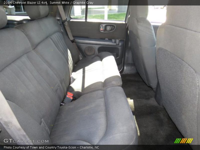 Summit White / Graphite Gray 2004 Chevrolet Blazer LS 4x4
