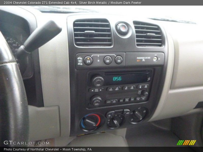 Controls of 2004 Colorado Z71 Extended Cab 4x4