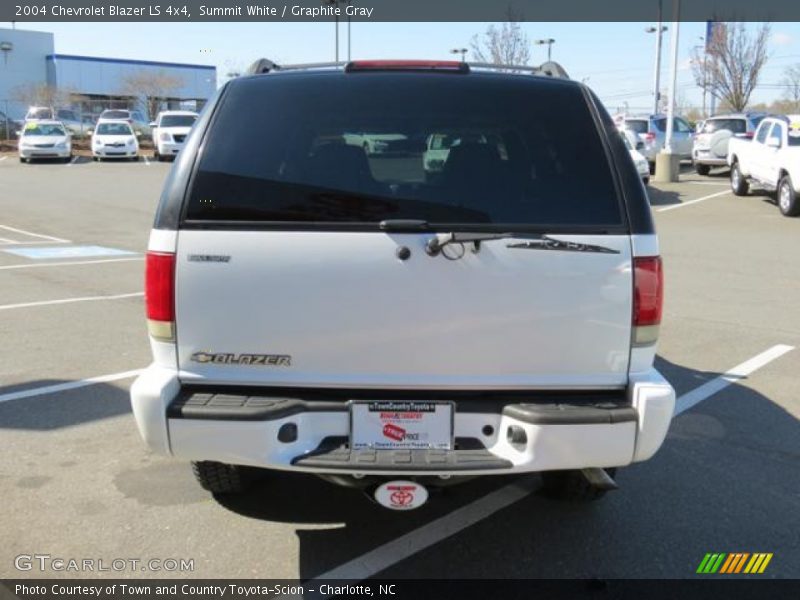 Summit White / Graphite Gray 2004 Chevrolet Blazer LS 4x4