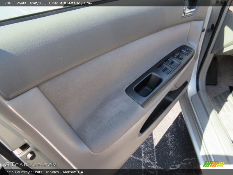 Lunar Mist Metallic / Gray 2005 Toyota Camry XLE
