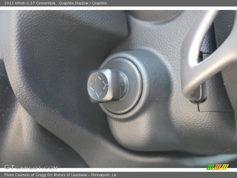 Controls of 2013 G 37 Convertible