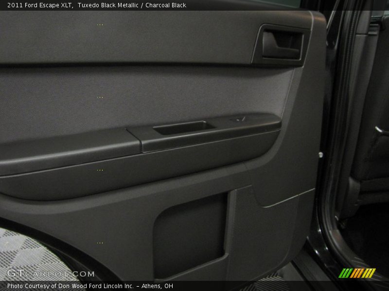 Tuxedo Black Metallic / Charcoal Black 2011 Ford Escape XLT