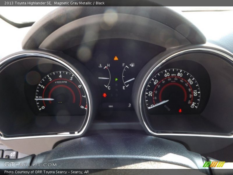 Magnetic Gray Metallic / Black 2013 Toyota Highlander SE
