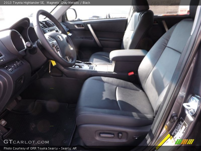 Magnetic Gray Metallic / Black 2013 Toyota Highlander SE