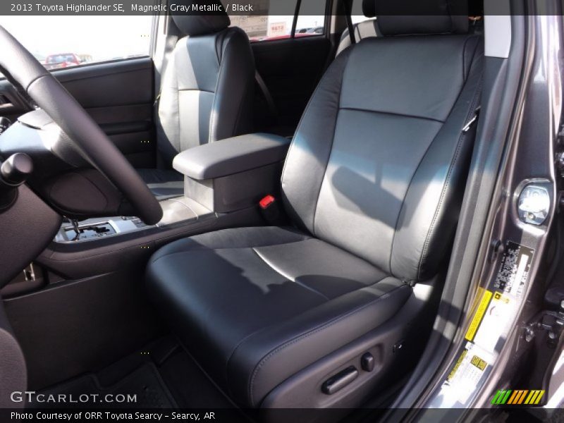 Magnetic Gray Metallic / Black 2013 Toyota Highlander SE
