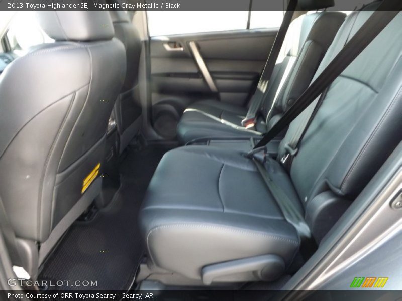 Magnetic Gray Metallic / Black 2013 Toyota Highlander SE