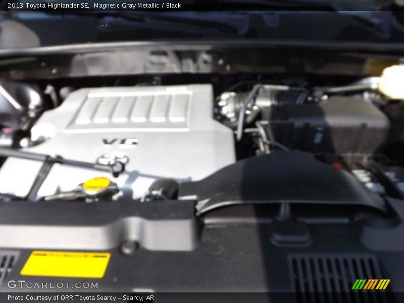 Magnetic Gray Metallic / Black 2013 Toyota Highlander SE