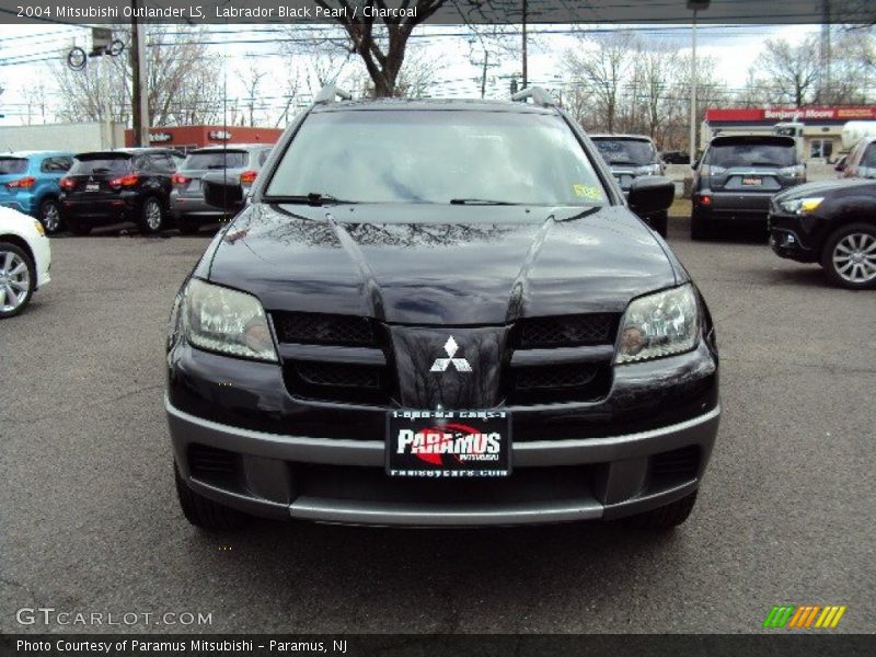 Labrador Black Pearl / Charcoal 2004 Mitsubishi Outlander LS
