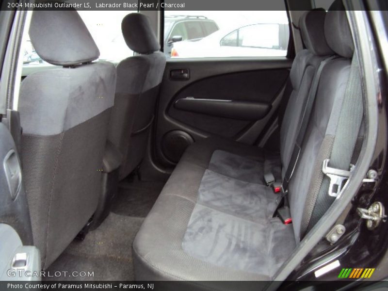 Labrador Black Pearl / Charcoal 2004 Mitsubishi Outlander LS
