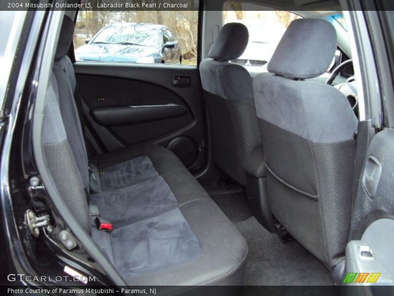 Labrador Black Pearl / Charcoal 2004 Mitsubishi Outlander LS