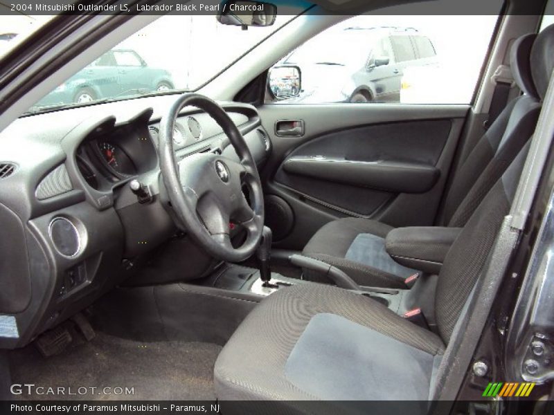 Labrador Black Pearl / Charcoal 2004 Mitsubishi Outlander LS