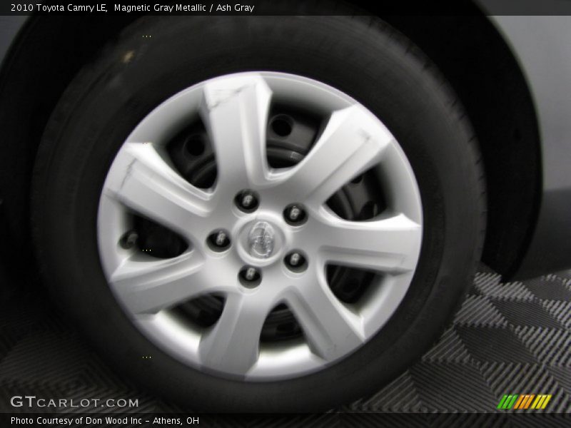 Magnetic Gray Metallic / Ash Gray 2010 Toyota Camry LE