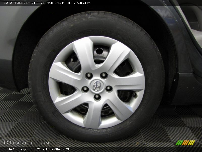 Magnetic Gray Metallic / Ash Gray 2010 Toyota Camry LE