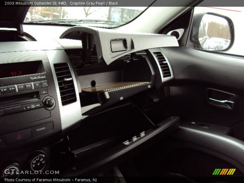 Graphite Gray Pearl / Black 2009 Mitsubishi Outlander SE 4WD