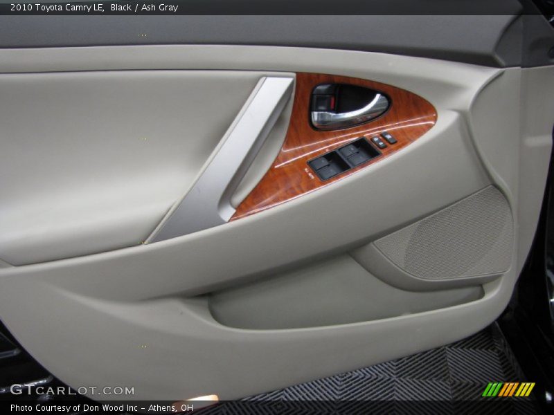 Black / Ash Gray 2010 Toyota Camry LE