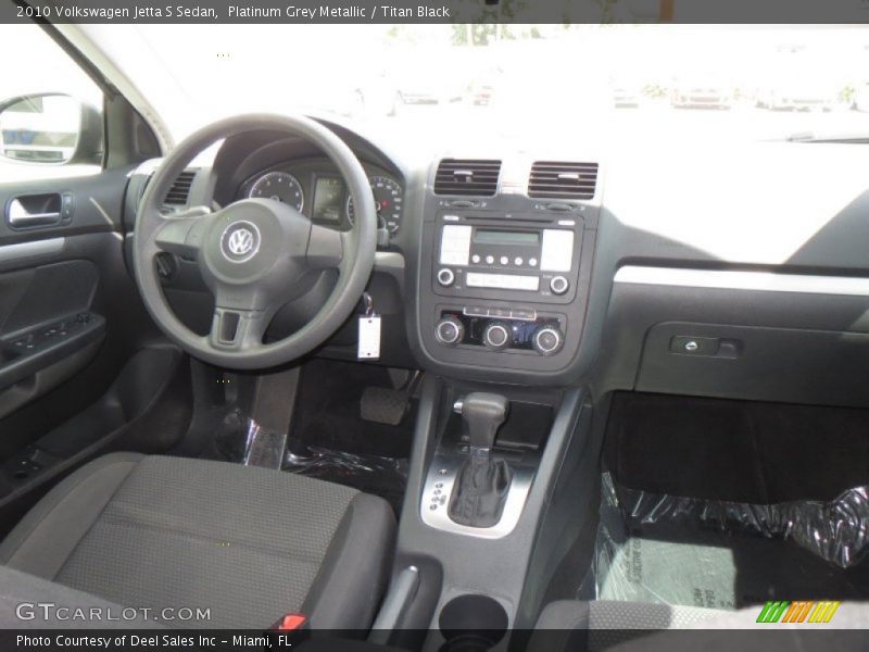 Platinum Grey Metallic / Titan Black 2010 Volkswagen Jetta S Sedan