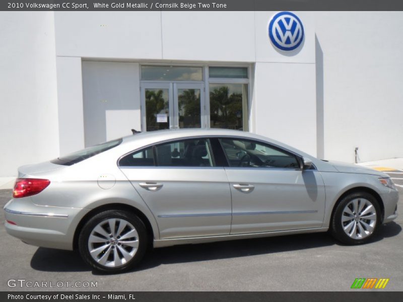 White Gold Metallic / Cornsilk Beige Two Tone 2010 Volkswagen CC Sport