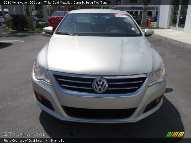 White Gold Metallic / Cornsilk Beige Two Tone 2010 Volkswagen CC Sport
