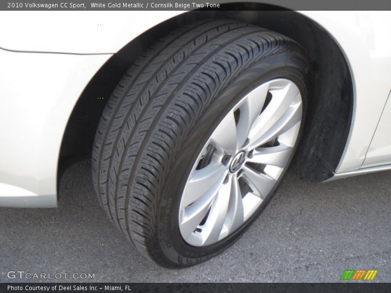White Gold Metallic / Cornsilk Beige Two Tone 2010 Volkswagen CC Sport